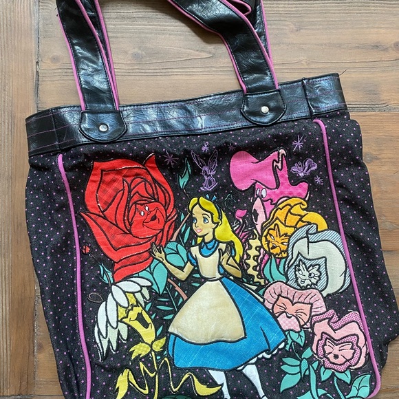 Disney Alice In Wonderland Park Purse - 2013 - Picture 1 of 4